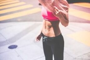 Exercices pour la perte de poids de l'abdomen et des côtés